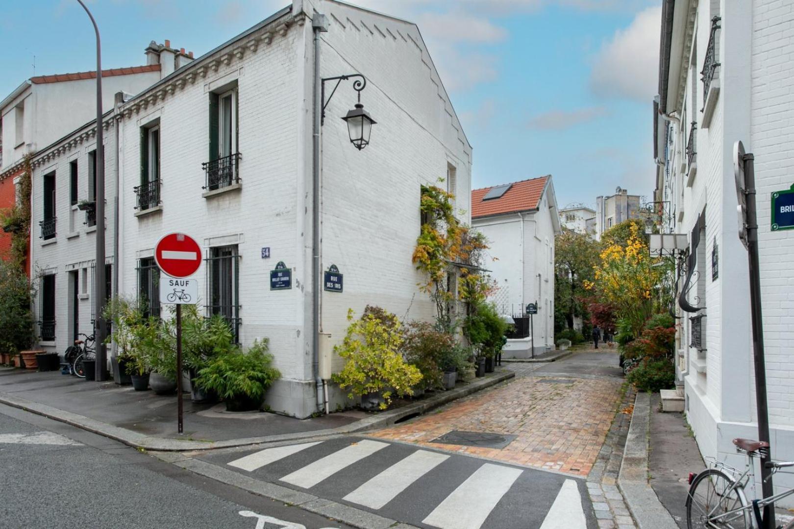 The Iris - Cosy Spacious House & Terrace 4* Paris